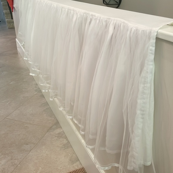 Pottery Barn Kids tulle bedskirt, full - Picture 2 of 8